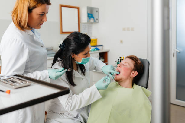 Best Emergency Tooth Extraction in Rainbow, CA